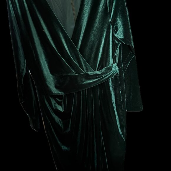 Ever New Antionette Wrap Velvet Midi Emerald Green - Picture 5 of 7